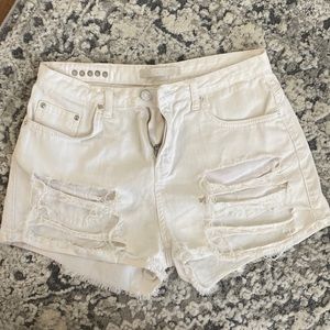 Low waist shorts size:2-4